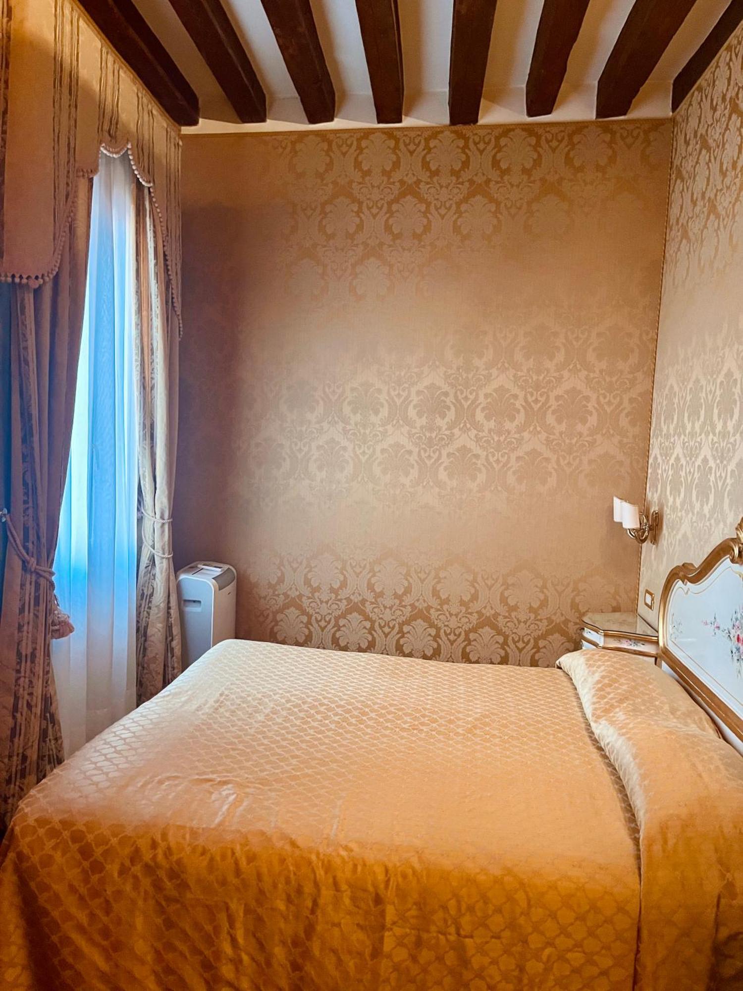 Locanda Correr البندقية المظهر الخارجي الصورة