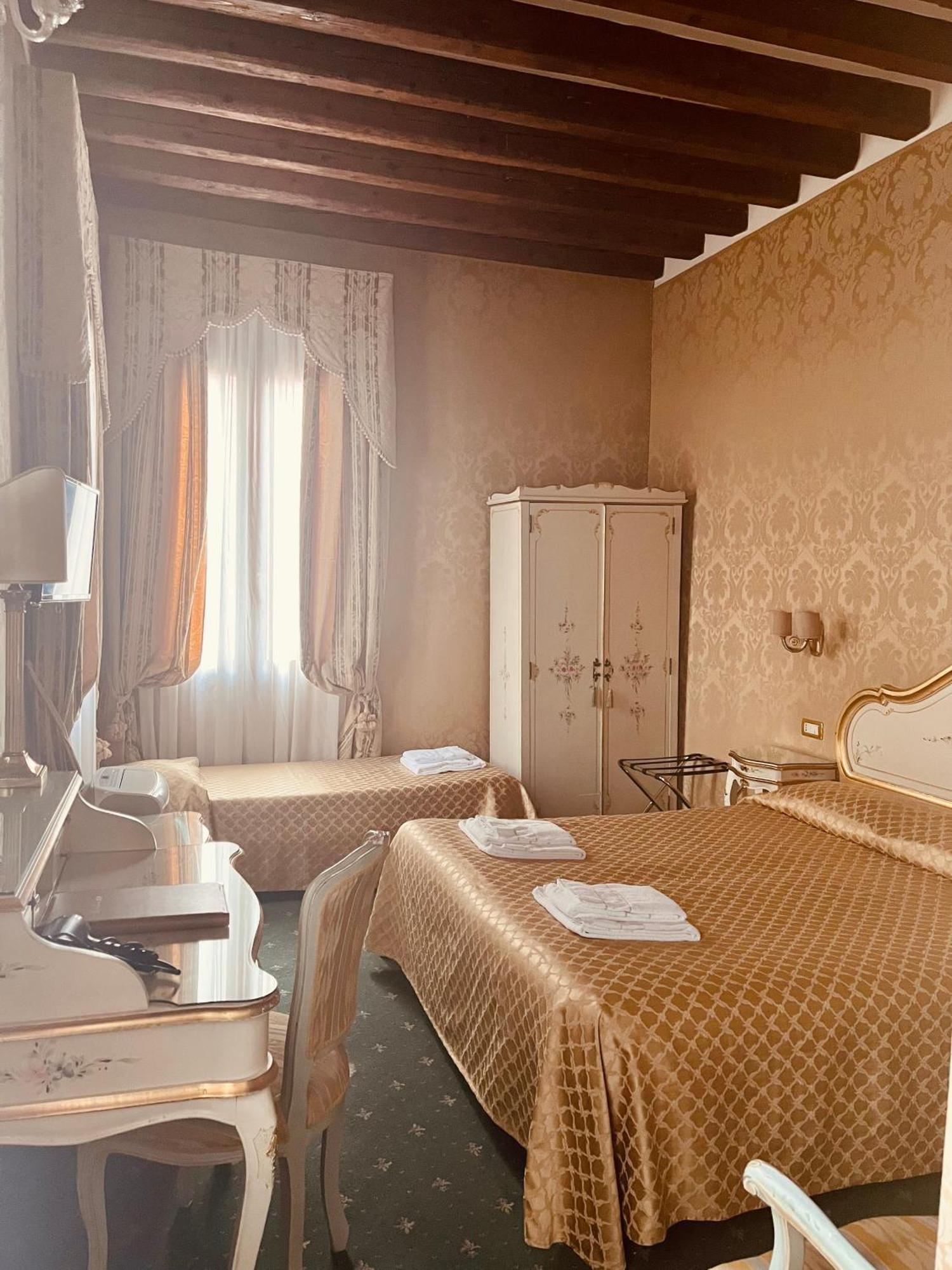 Locanda Correr البندقية المظهر الخارجي الصورة