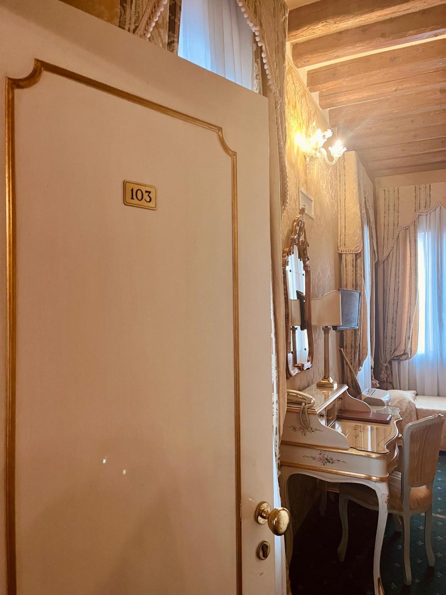 Locanda Correr البندقية المظهر الخارجي الصورة