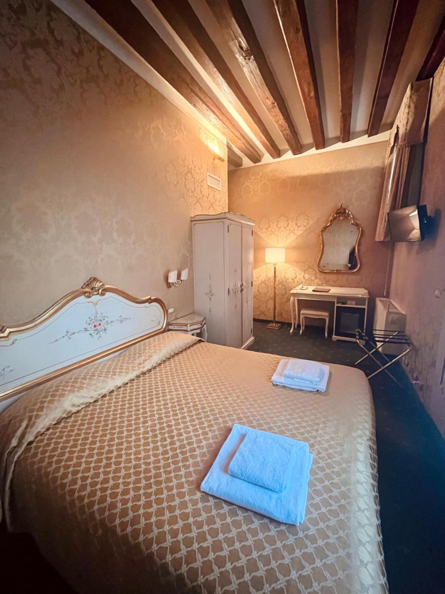 Locanda Correr البندقية المظهر الخارجي الصورة