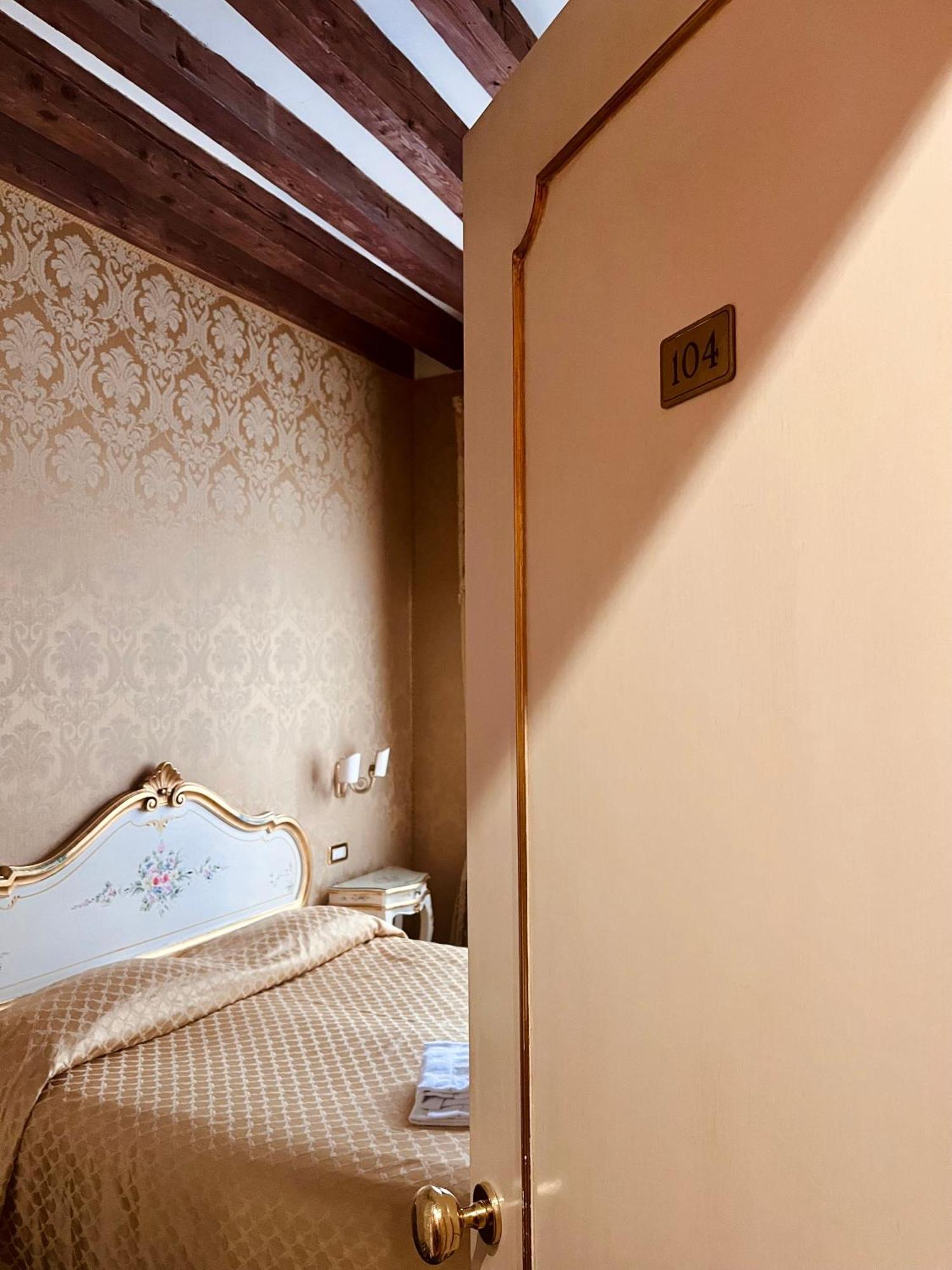 Locanda Correr البندقية المظهر الخارجي الصورة